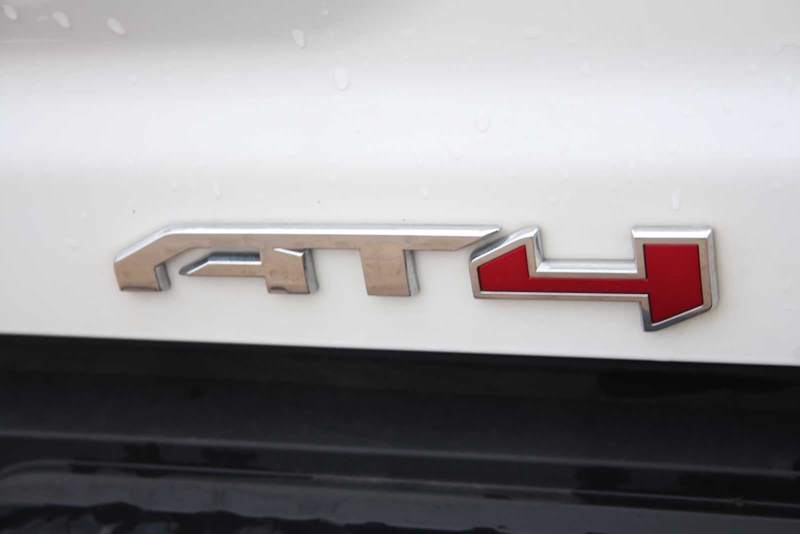 2025 GMC Canyon 4WD AT4