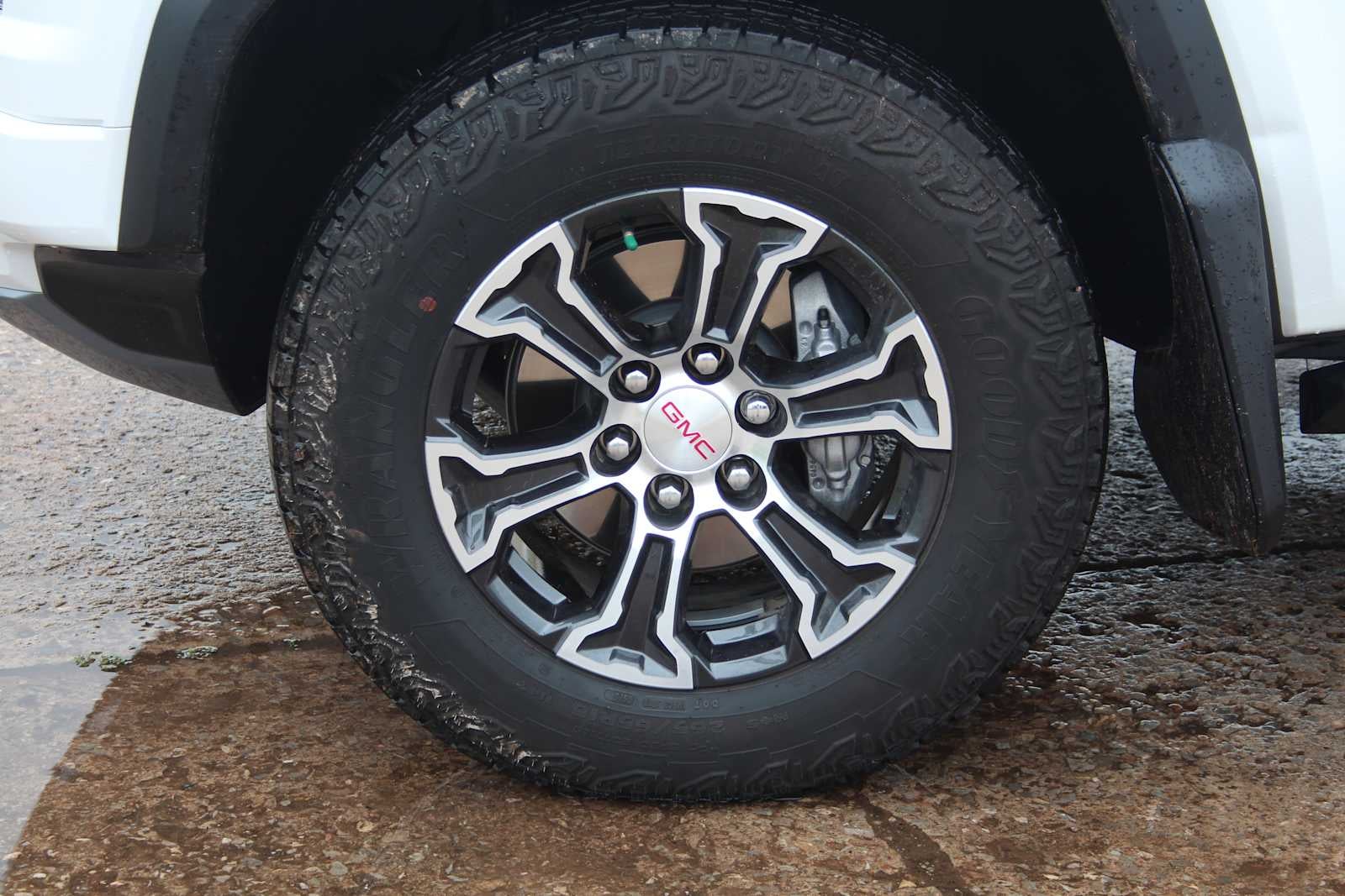 2025 GMC Canyon 4WD AT4