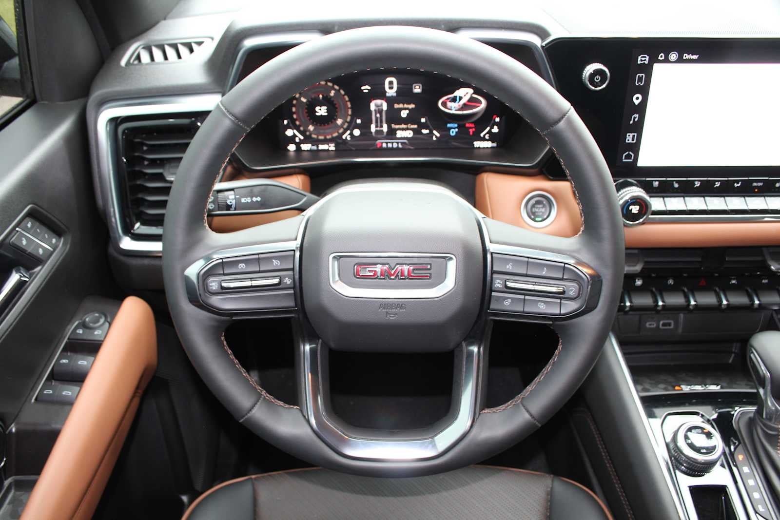 2025 GMC Canyon 4WD AT4