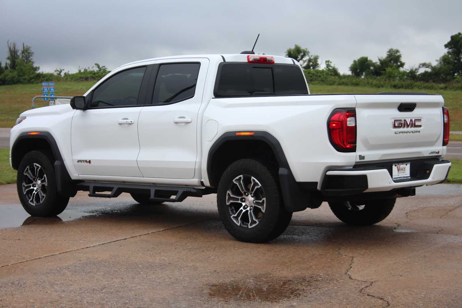 2025 GMC Canyon 4WD AT4