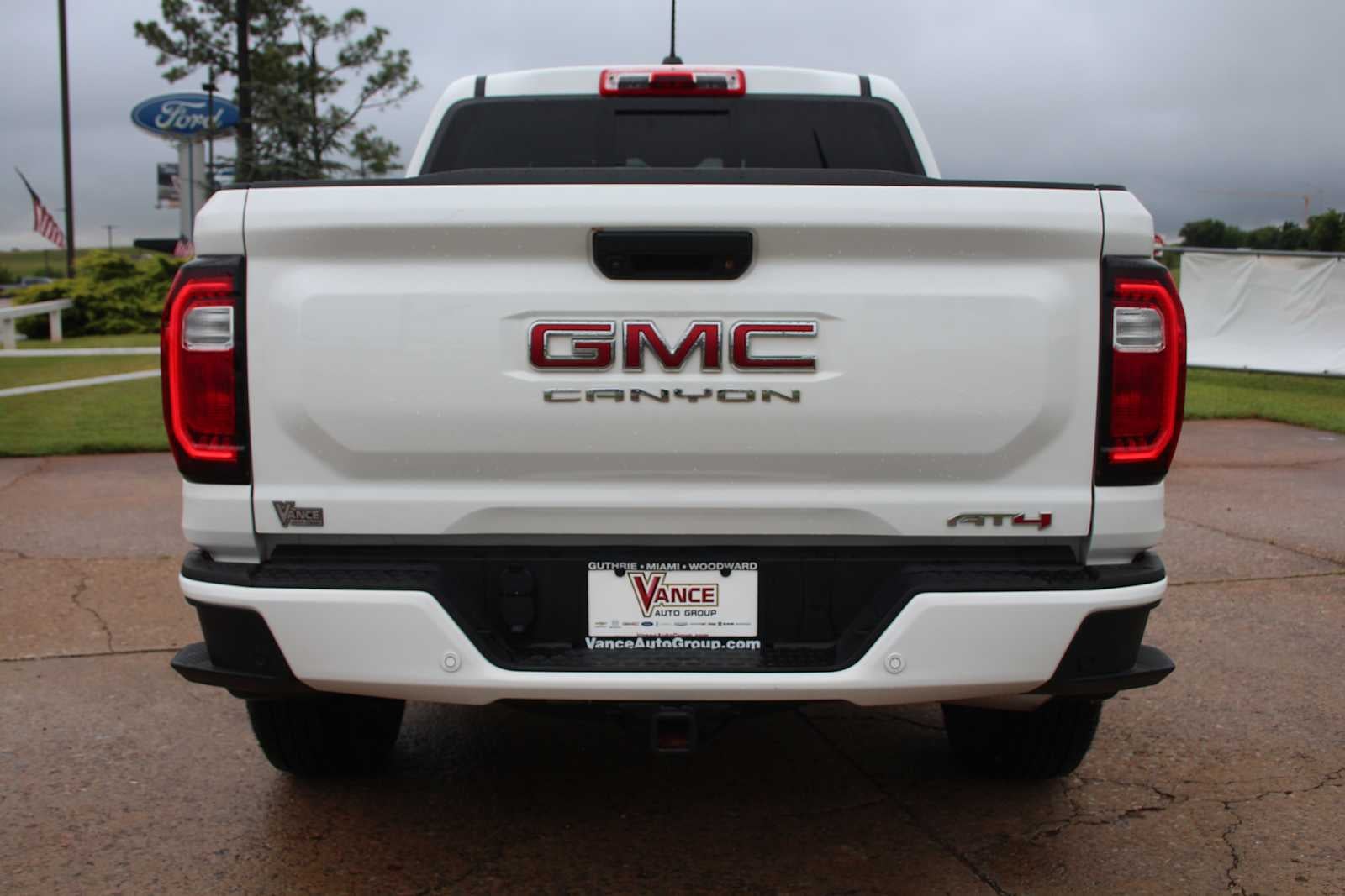 2025 GMC Canyon 4WD AT4