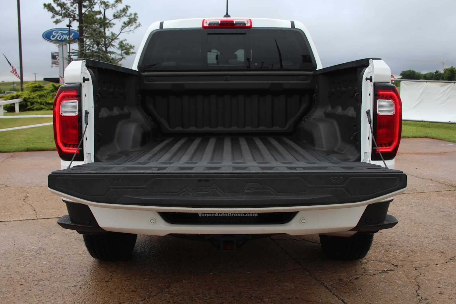2025 GMC Canyon 4WD AT4