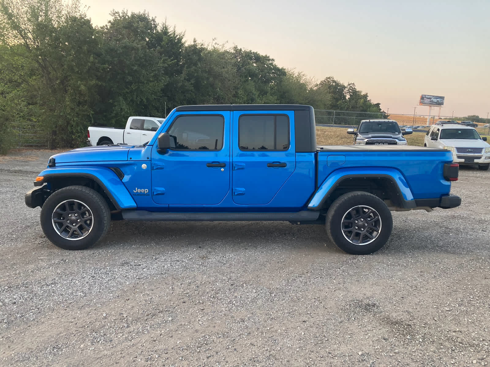 2022 Jeep Gladiator Overland