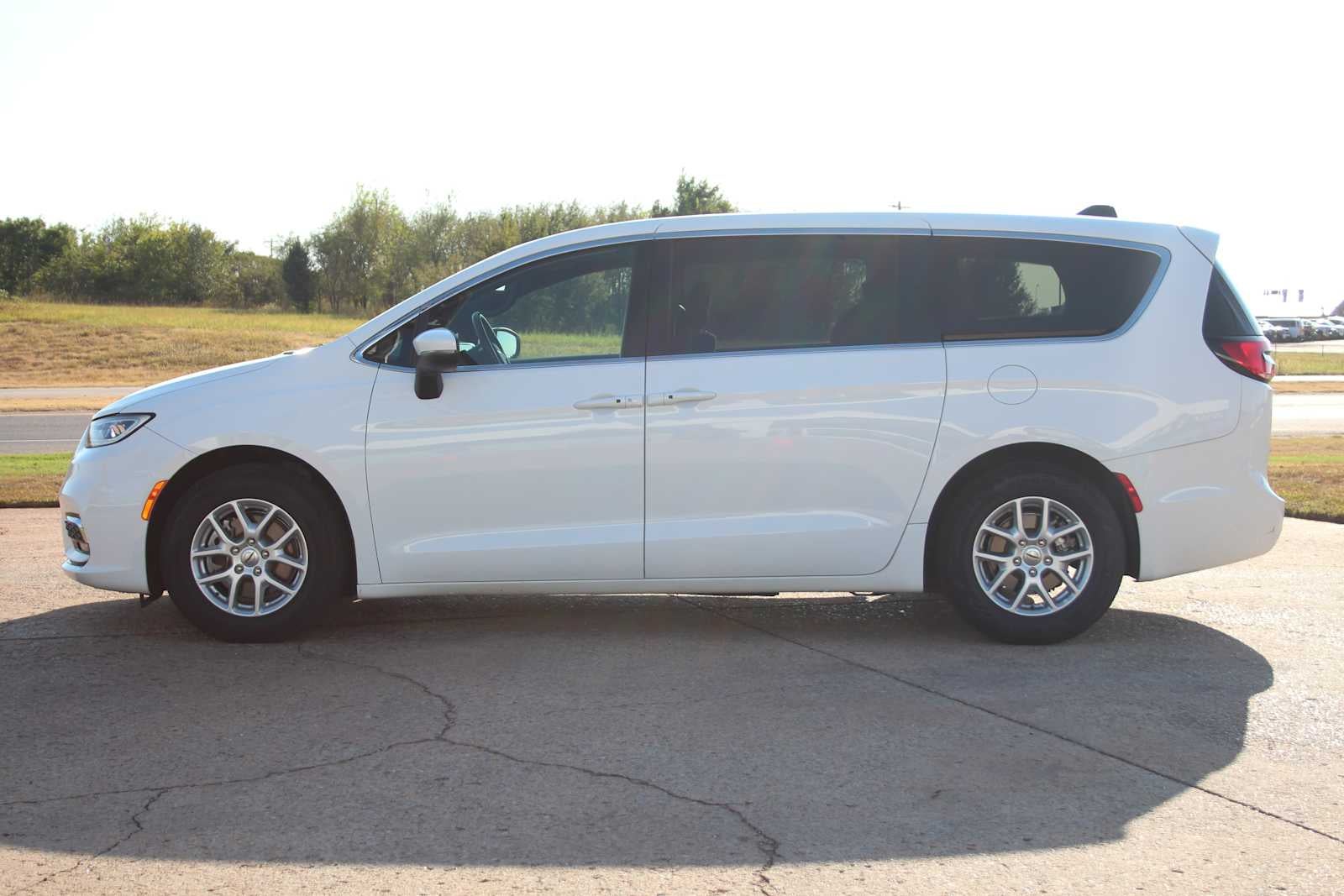 2023 Chrysler Pacifica Touring