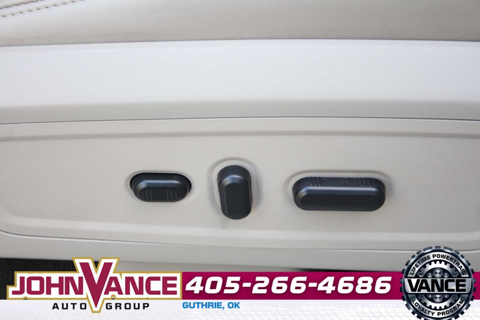 2015 Lincoln Navigator Base