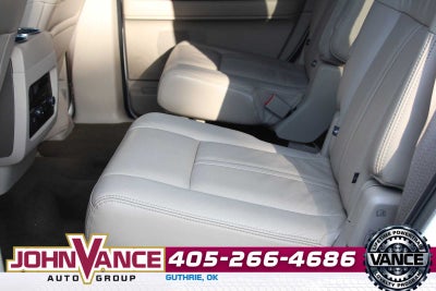 2015 Lincoln Navigator Base