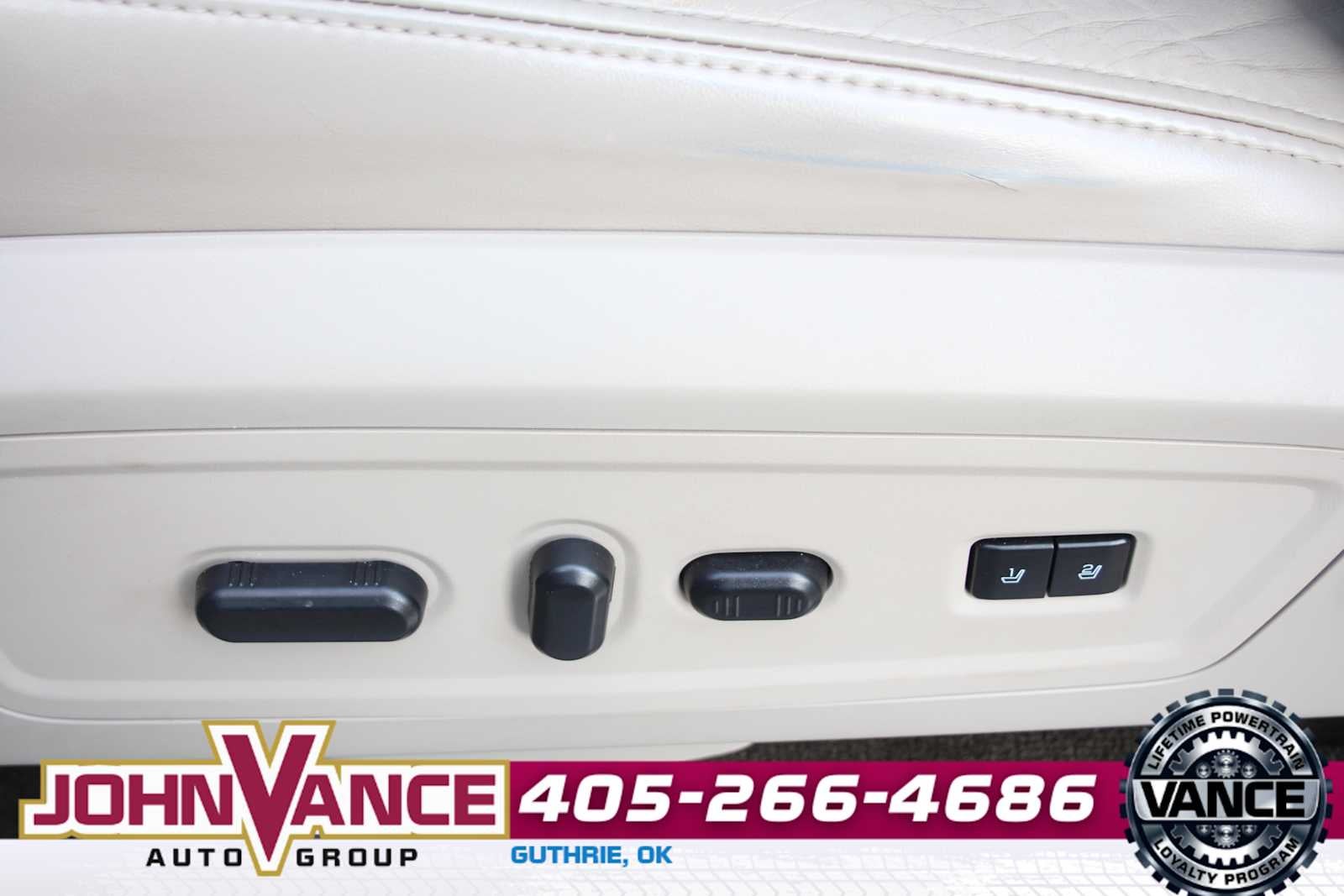 2015 Lincoln Navigator Base