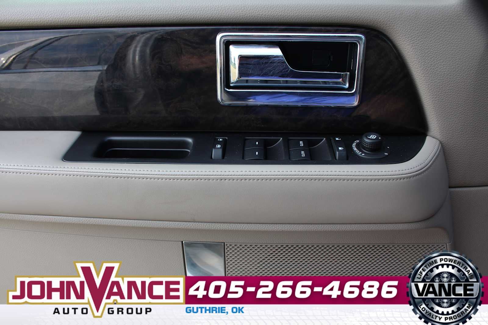 2015 Lincoln Navigator Base