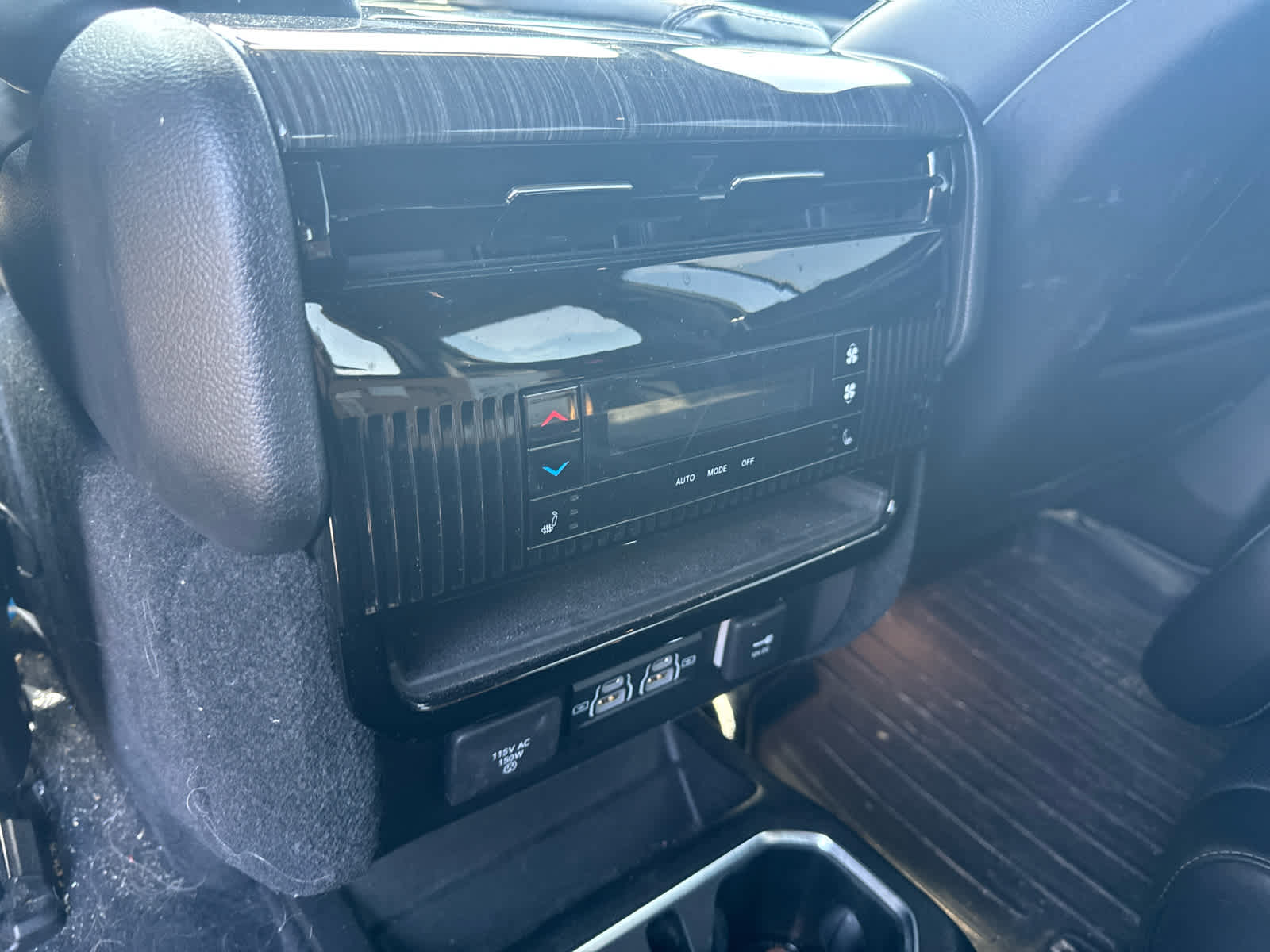 2022 Jeep Wagoneer Series III 4x2