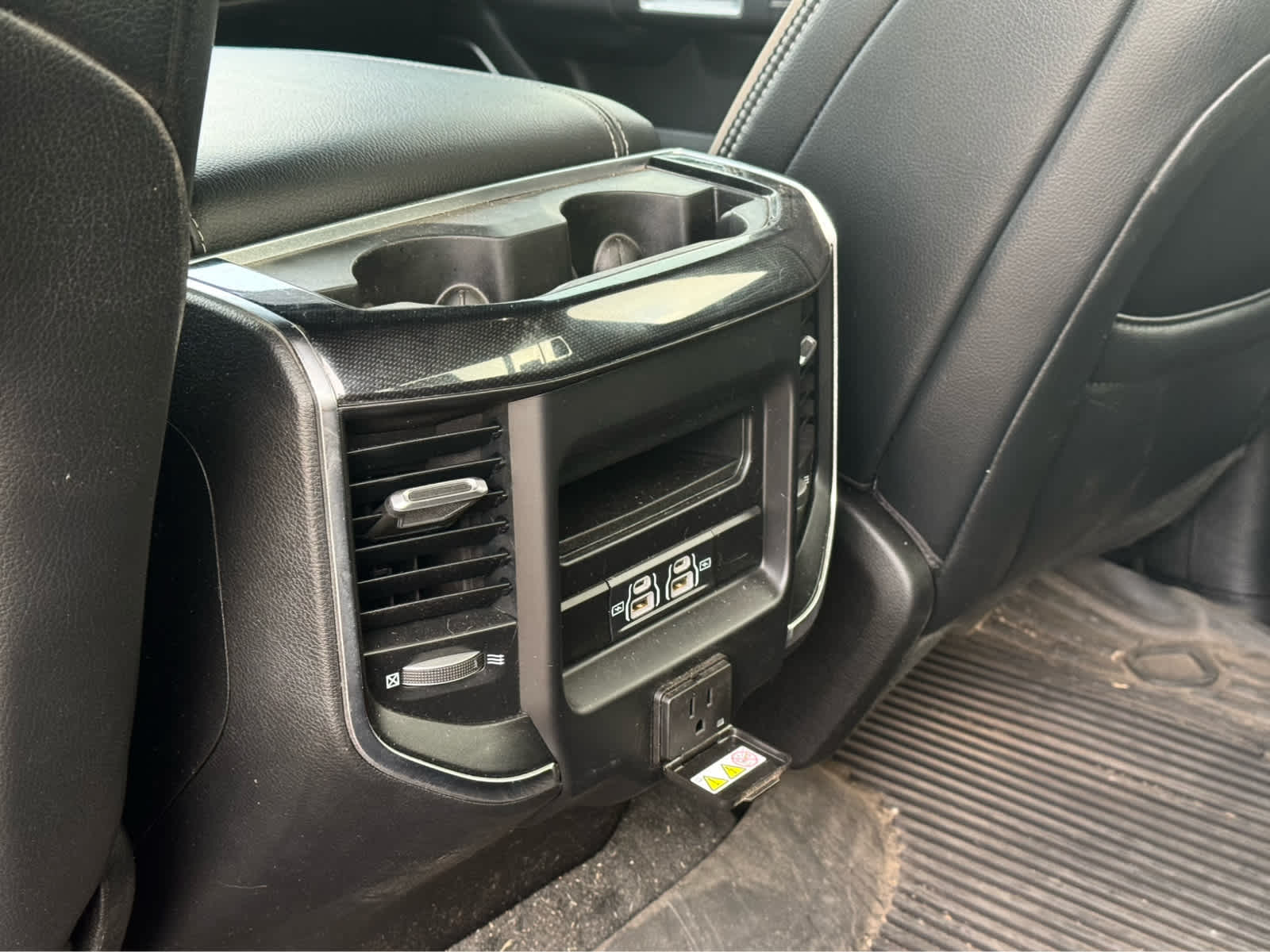 2022 RAM Ram 1500 Laramie Crew Cab 4x4 5'7' Box