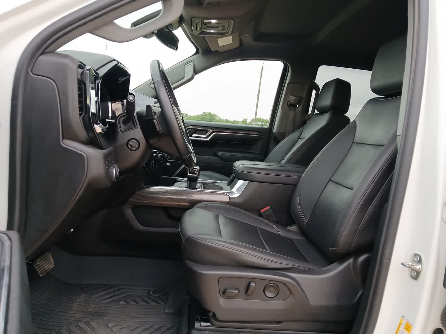 2024 Chevrolet Silverado 1500 4WD Crew Cab Short Bed LTZ