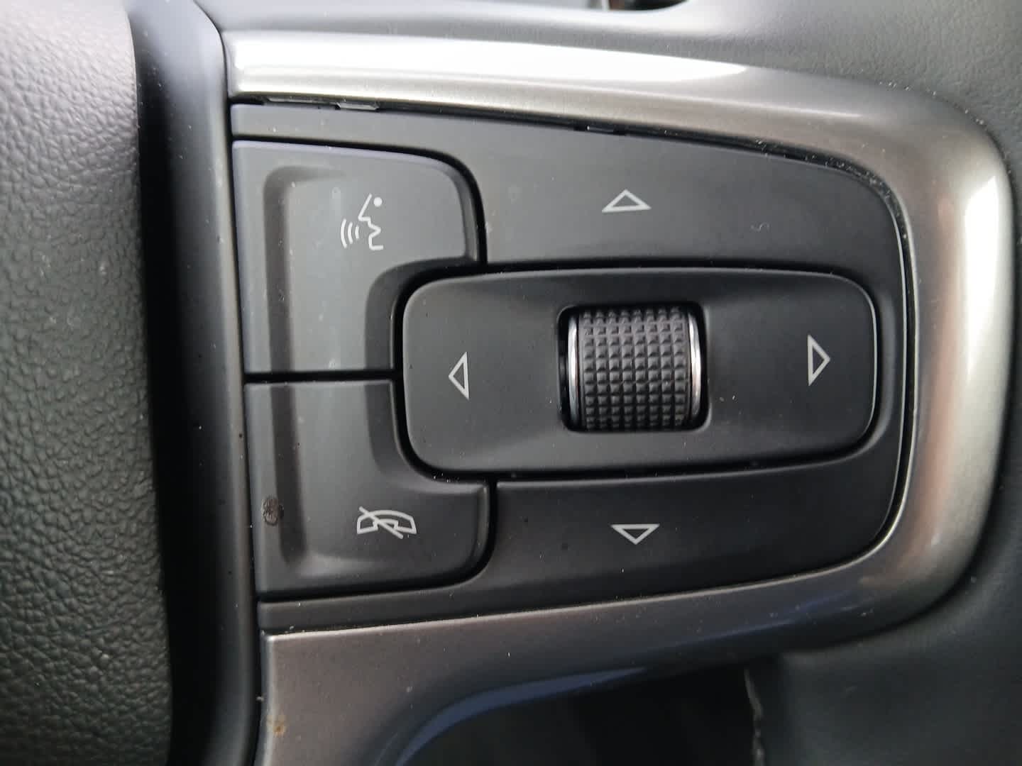 2025 Chevrolet Silverado 1500 4WD Crew Cab Short Bed LTZ