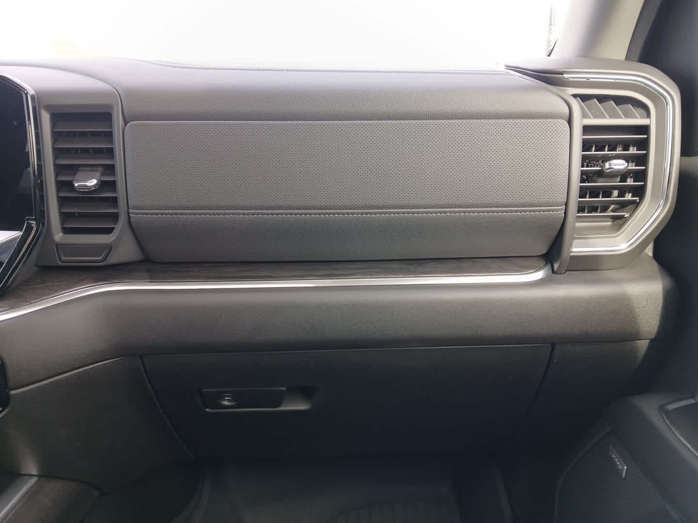 2025 Chevrolet Silverado 1500 4WD Crew Cab Short Bed LTZ