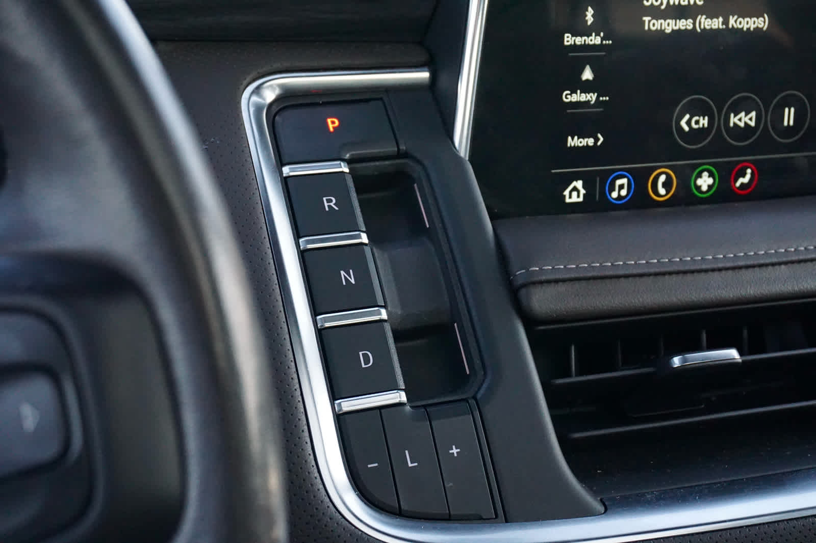 2021 GMC Yukon 4WD SLT