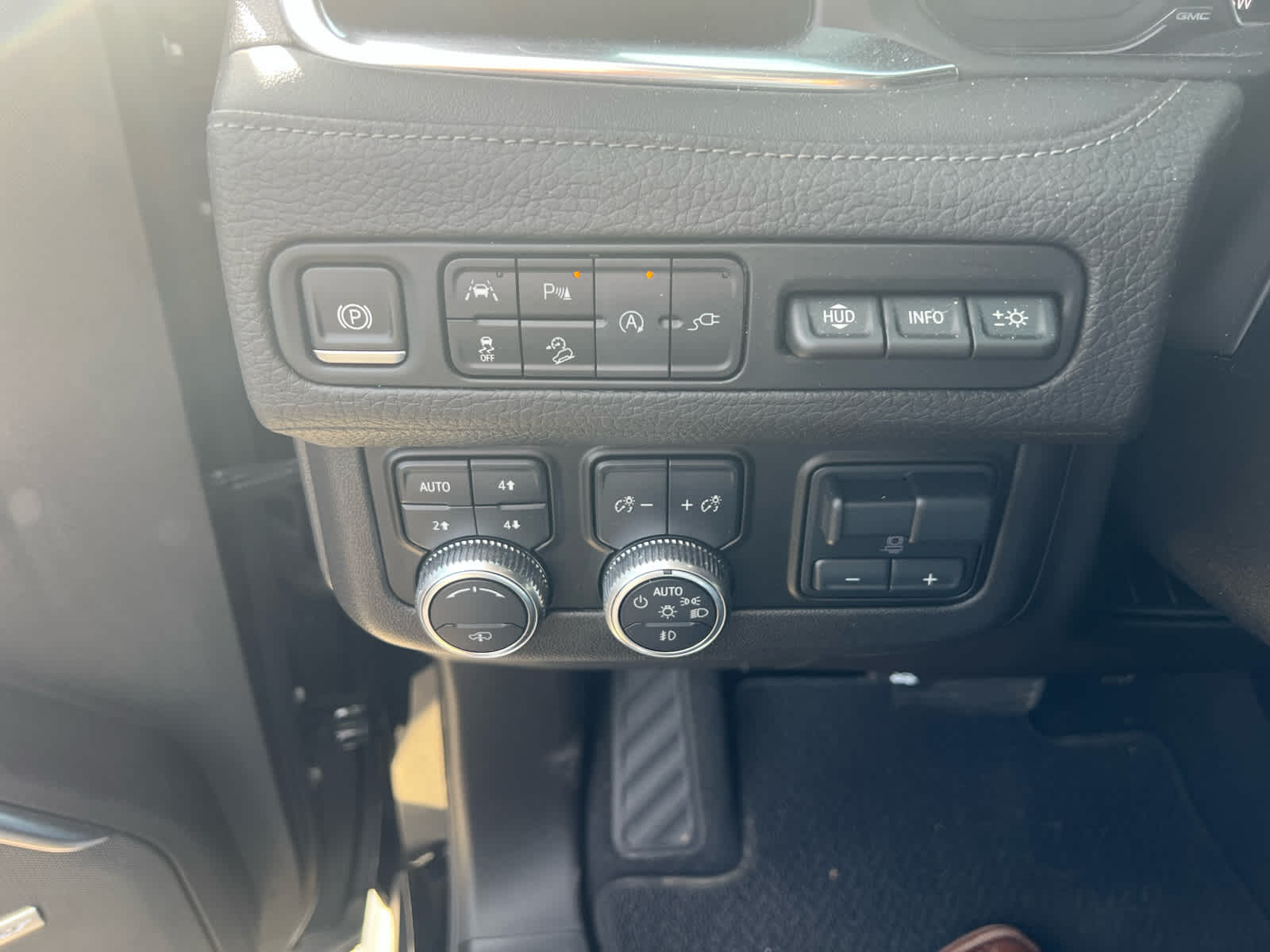 2021 GMC Yukon 4WD Denali