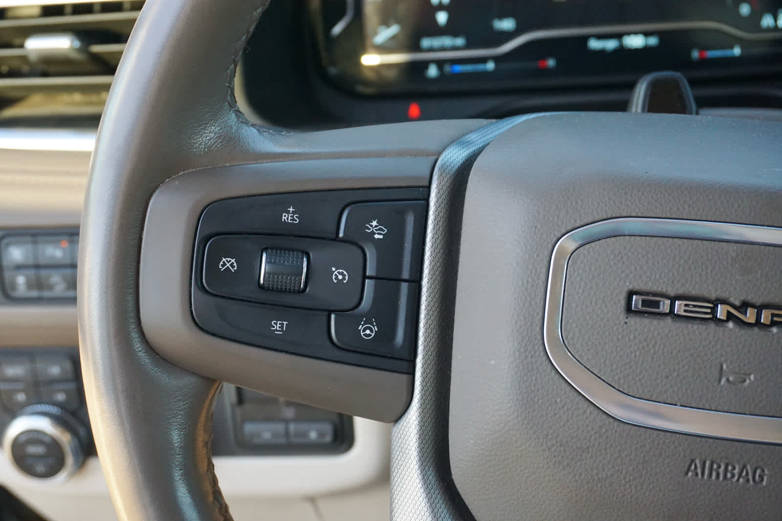 2024 GMC Yukon 4WD Denali