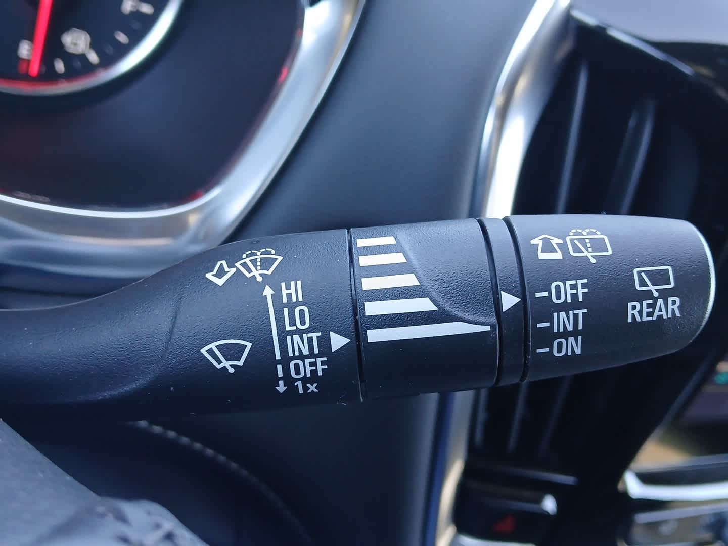 2023 Chevrolet Traverse FWD Premier