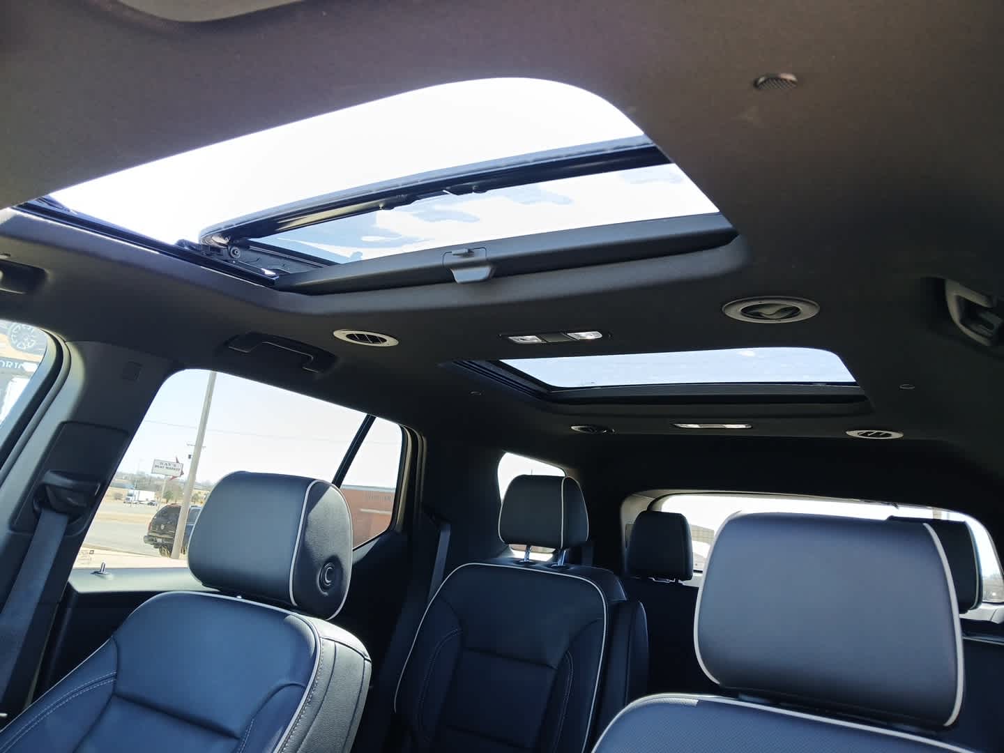 2023 Chevrolet Traverse FWD Premier