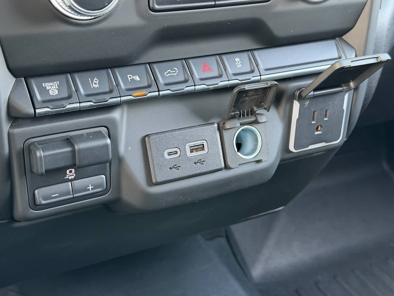 2024 GMC Sierra 2500HD 4WD Crew Cab Standard Bed Pro