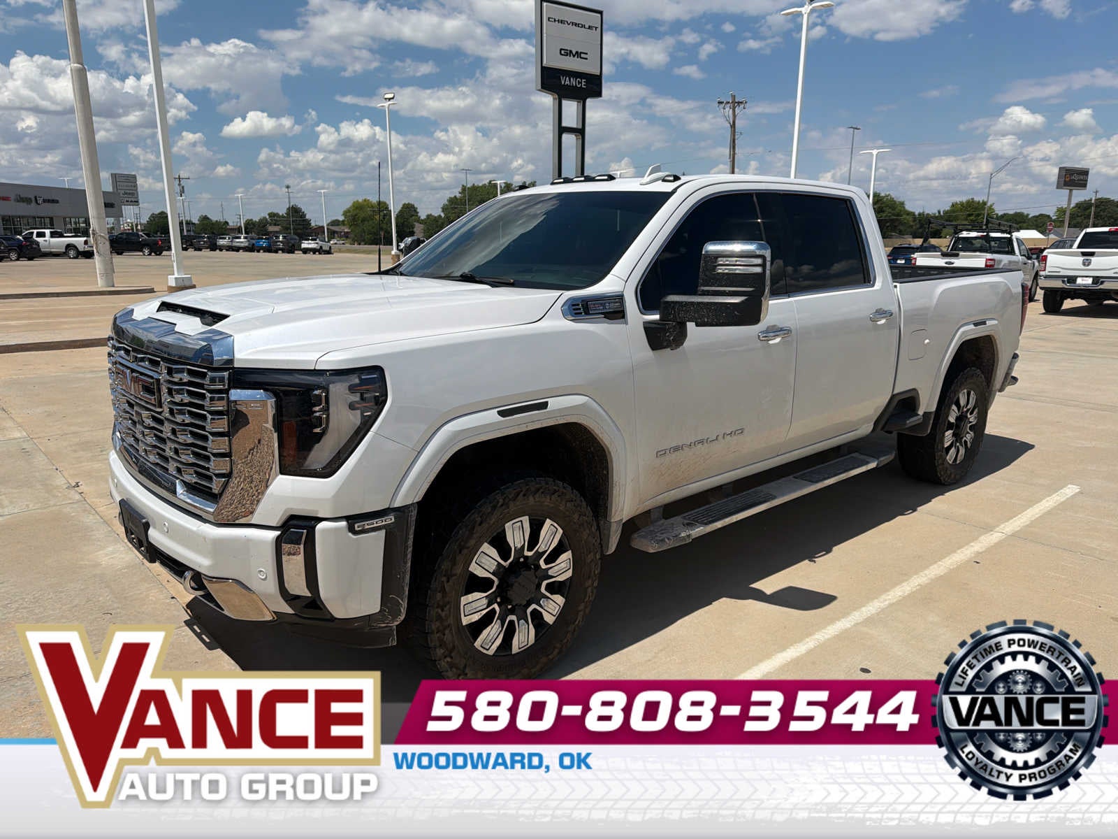 2024 GMC Sierra 2500HD 4WD Crew Cab Standard Bed Denali