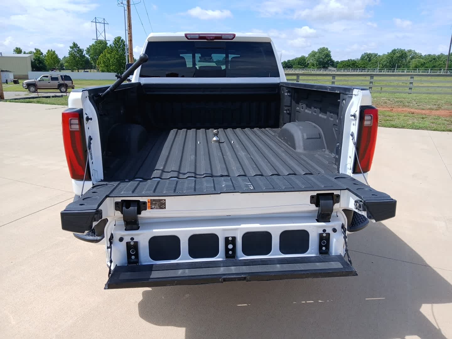 2024 GMC Sierra 2500HD 4WD Crew Cab Standard Bed Denali