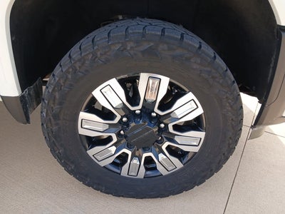2024 GMC Sierra 2500HD 4WD Crew Cab Standard Bed Denali