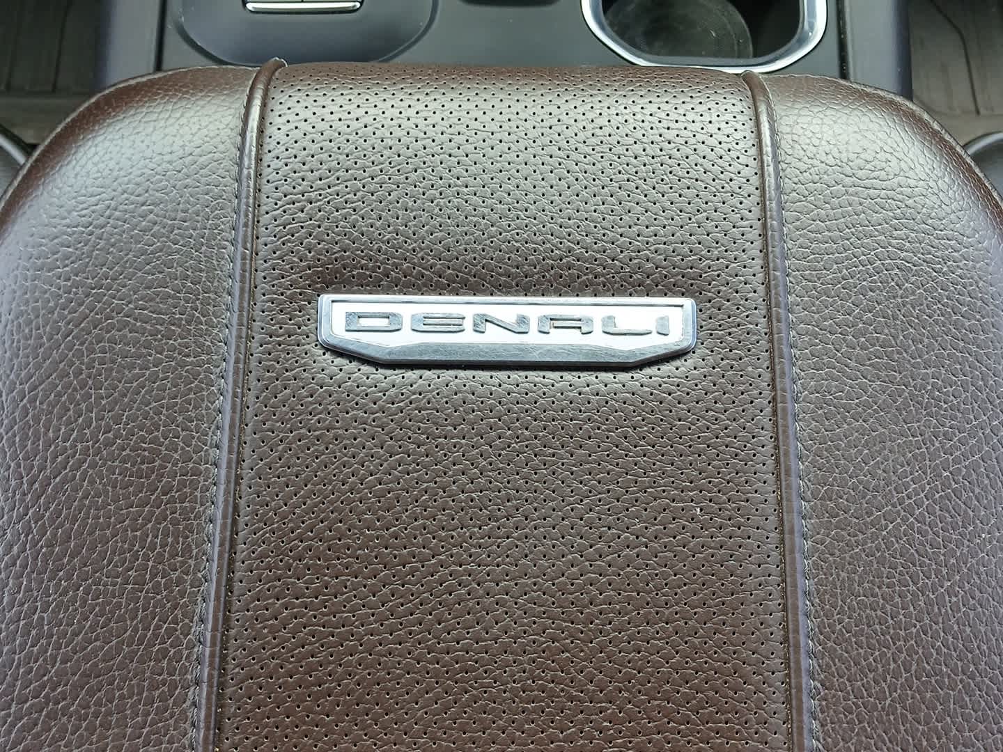 2024 GMC Sierra 2500HD 4WD Crew Cab Standard Bed Denali