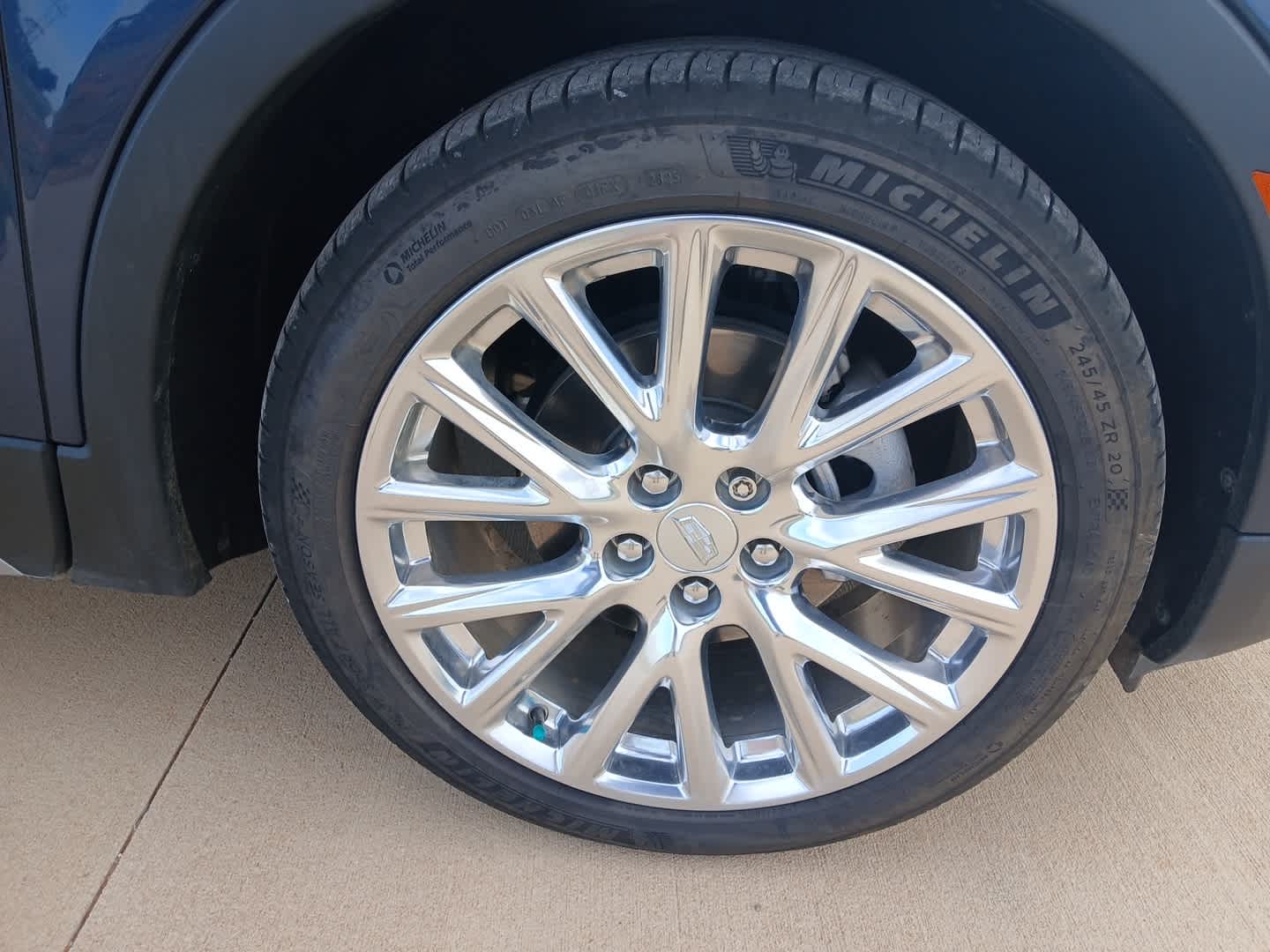2022 Cadillac XT4 AWD Premium Luxury