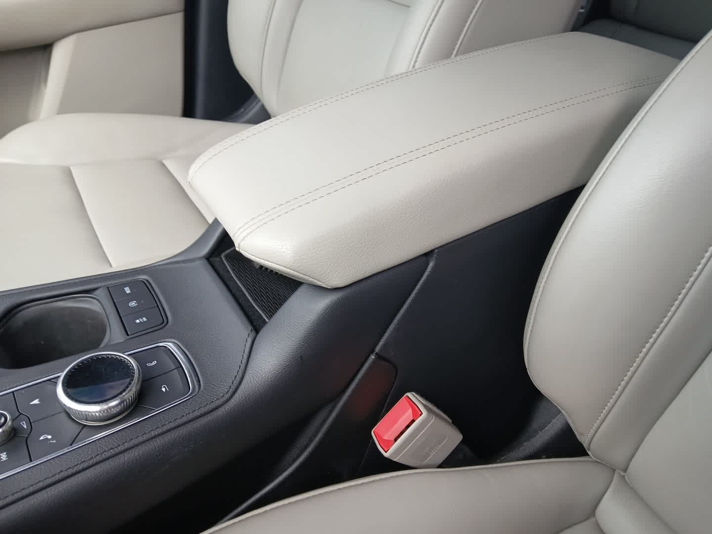 2022 Cadillac XT4 AWD Premium Luxury