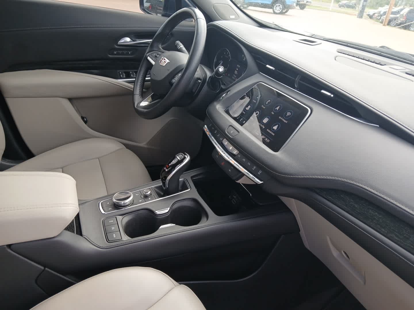 2022 Cadillac XT4 AWD Premium Luxury