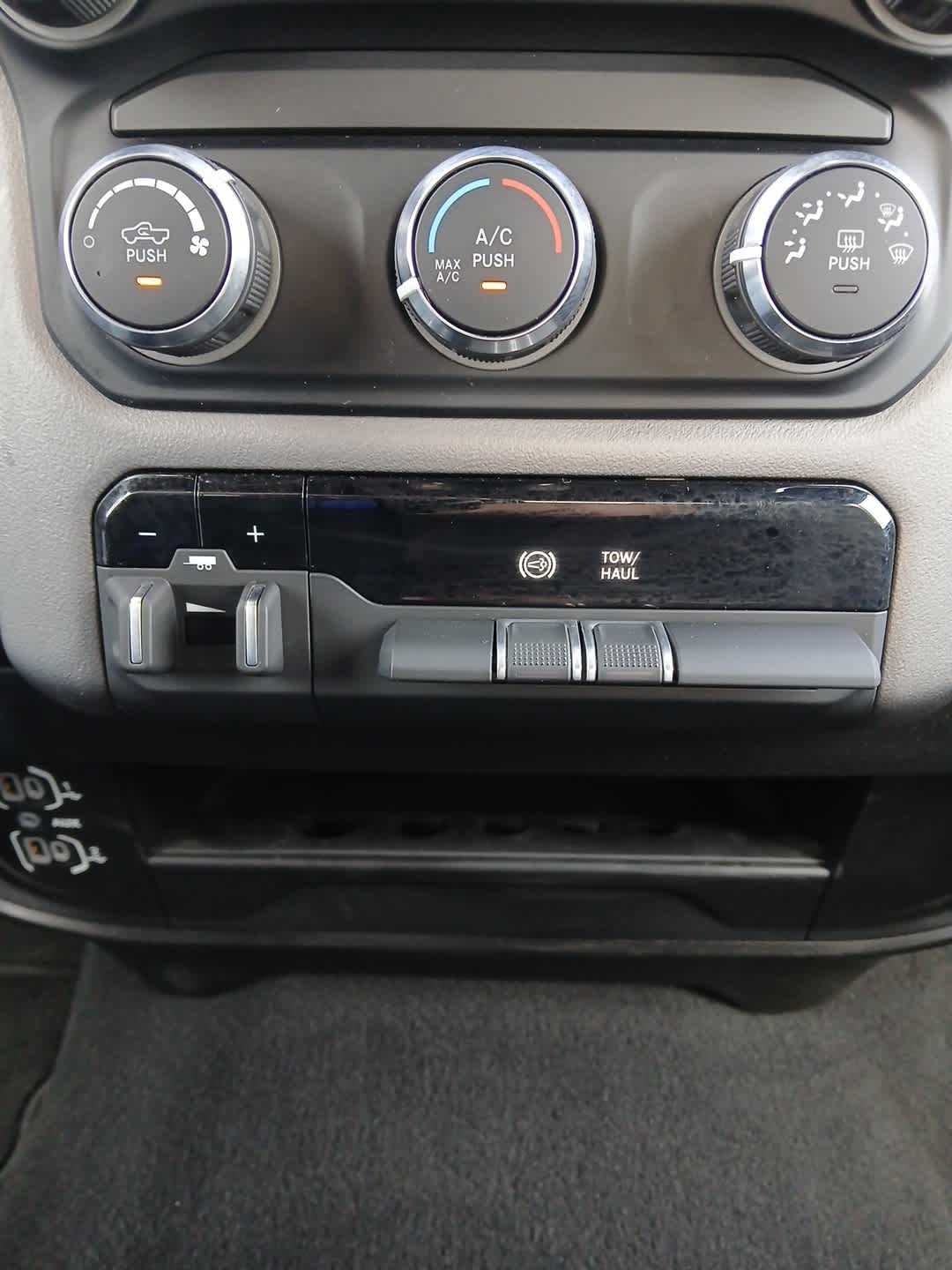 2024 RAM 3500 Big Horn Crew Cab 4x4 8' Box