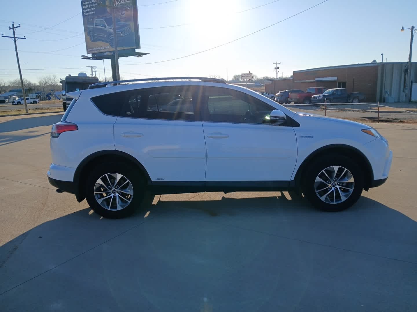 2018 Toyota RAV4 Hybrid XLE