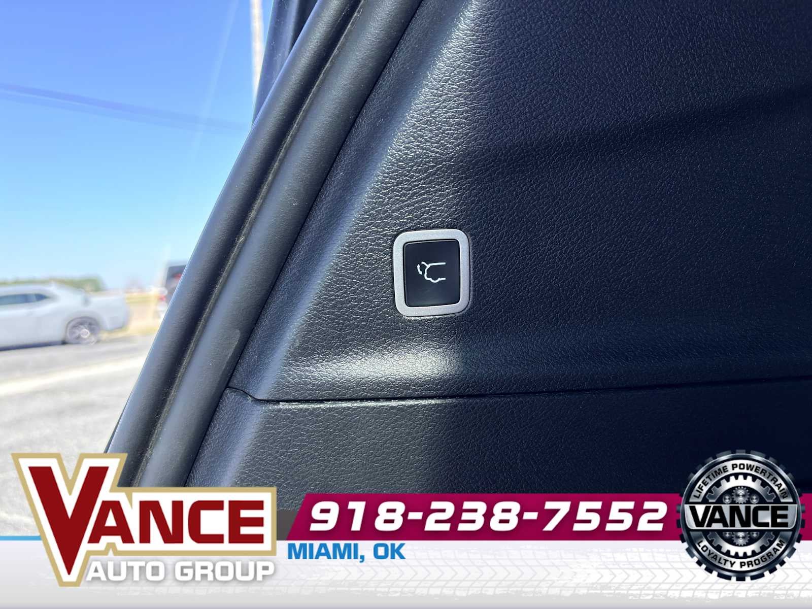 2025 Chrysler Voyager LX