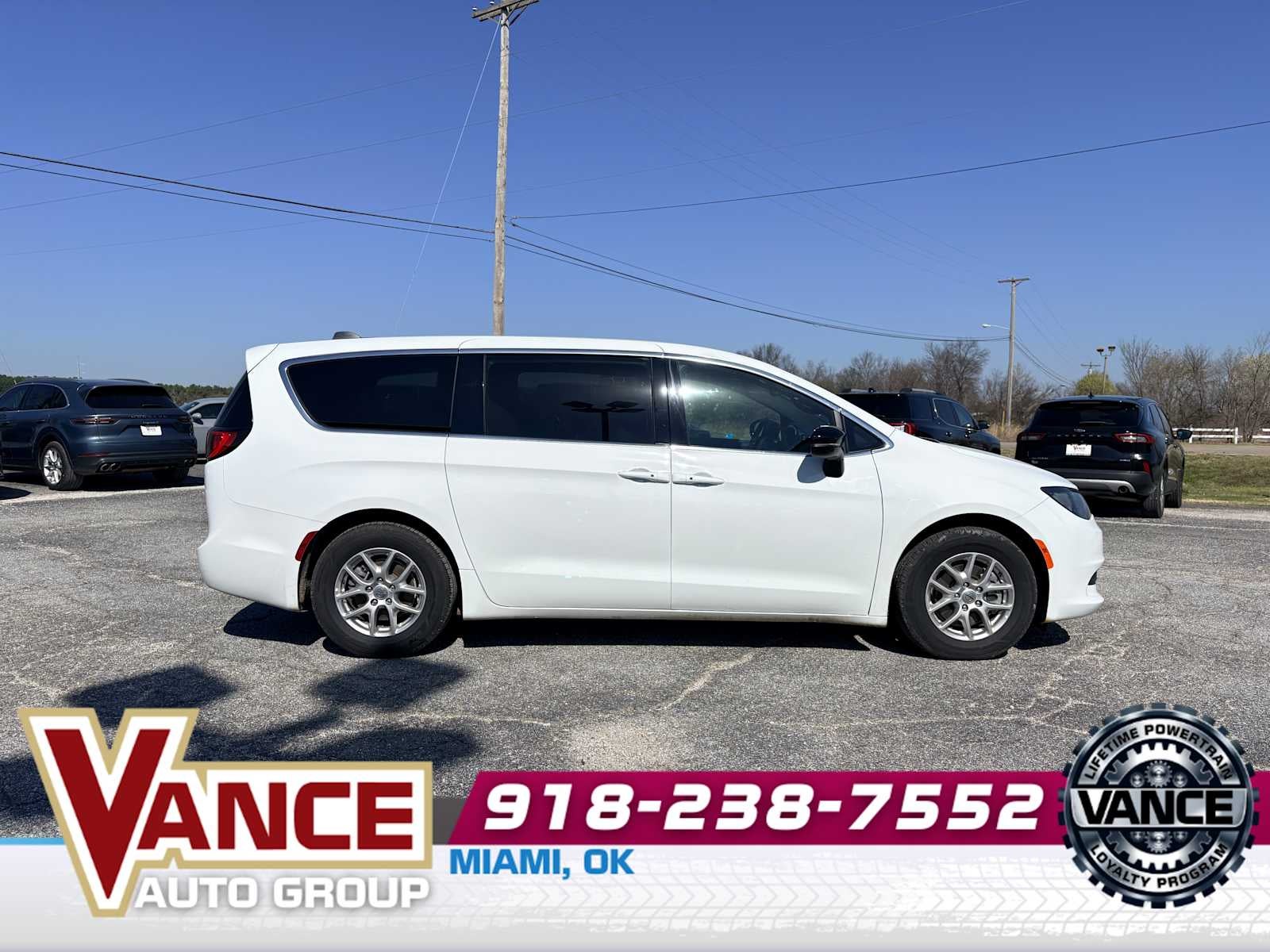 2025 Chrysler Voyager LX