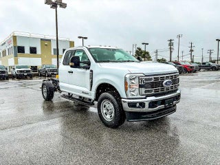 2025 Ford Super Duty F-350 SRW Chassis Cab XL