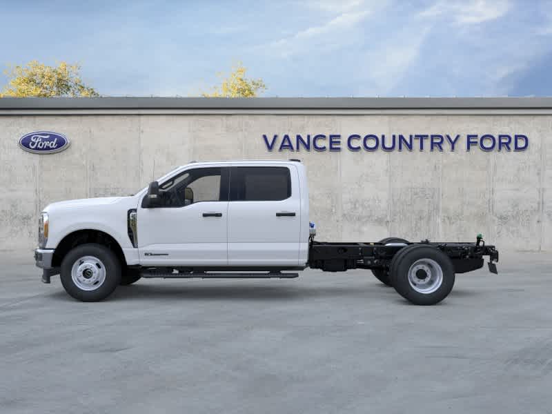 2026 Ford Super Duty F-350 DRW Chassis Cab XL