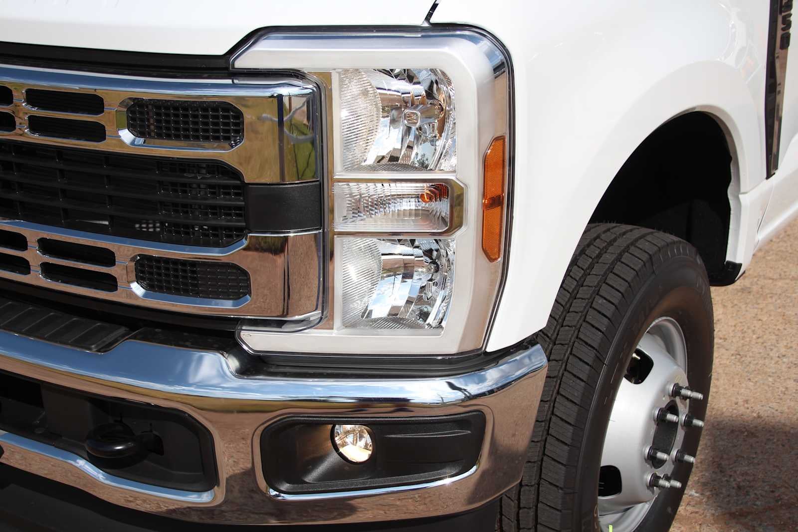 2026 Ford Super Duty F-350 DRW Chassis Cab XL