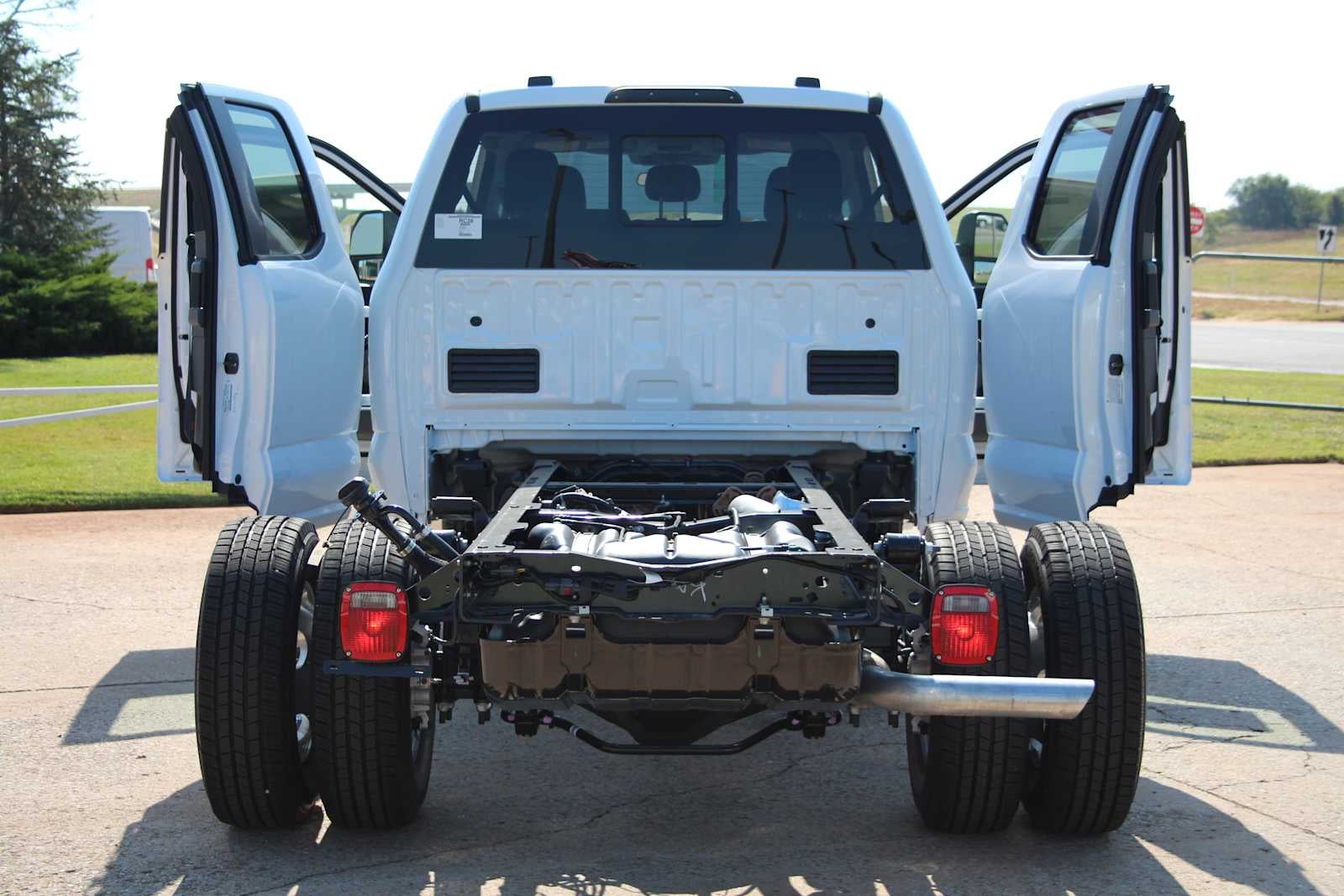 2026 Ford Super Duty F-350 DRW XL