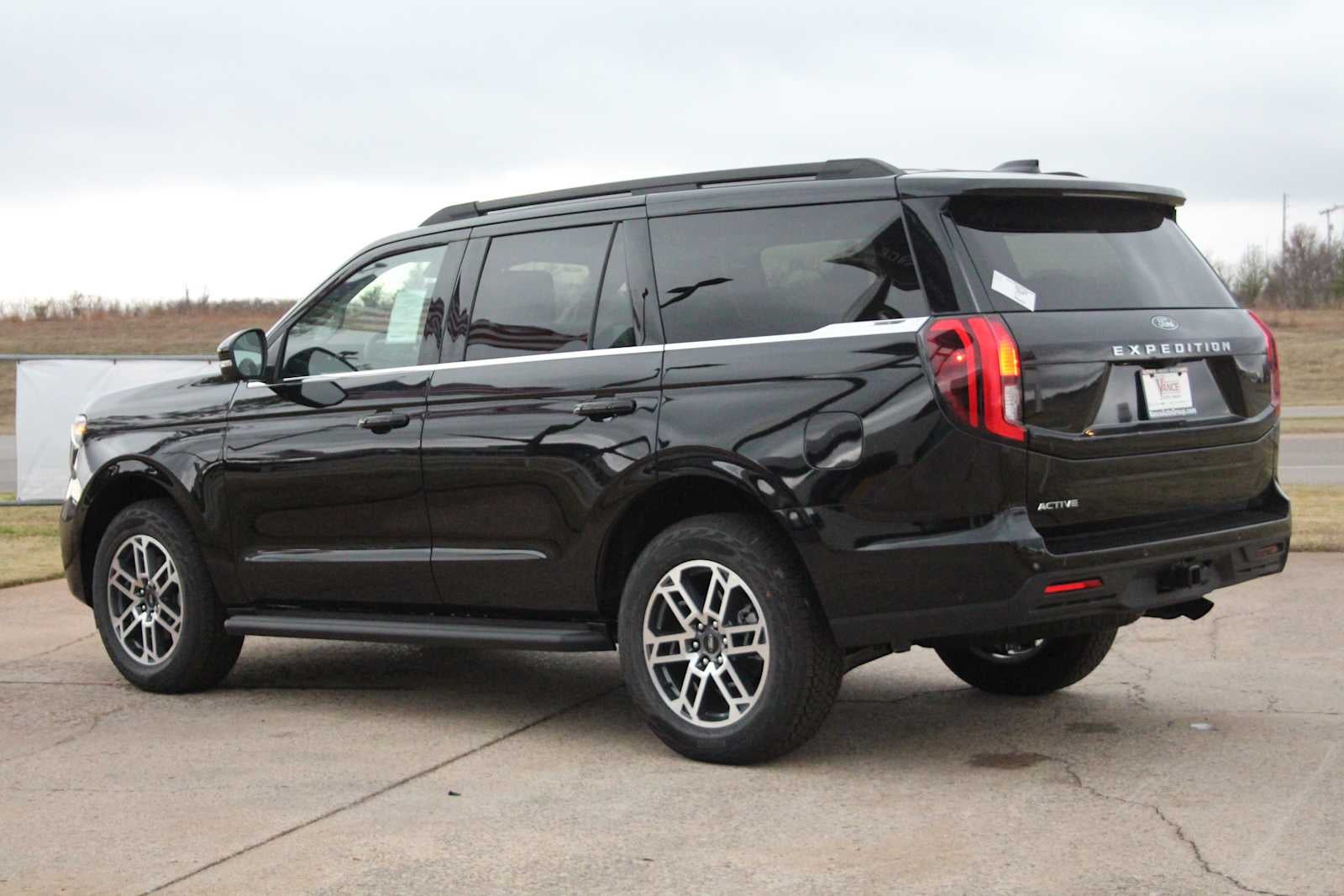 2025 Ford Expedition Active