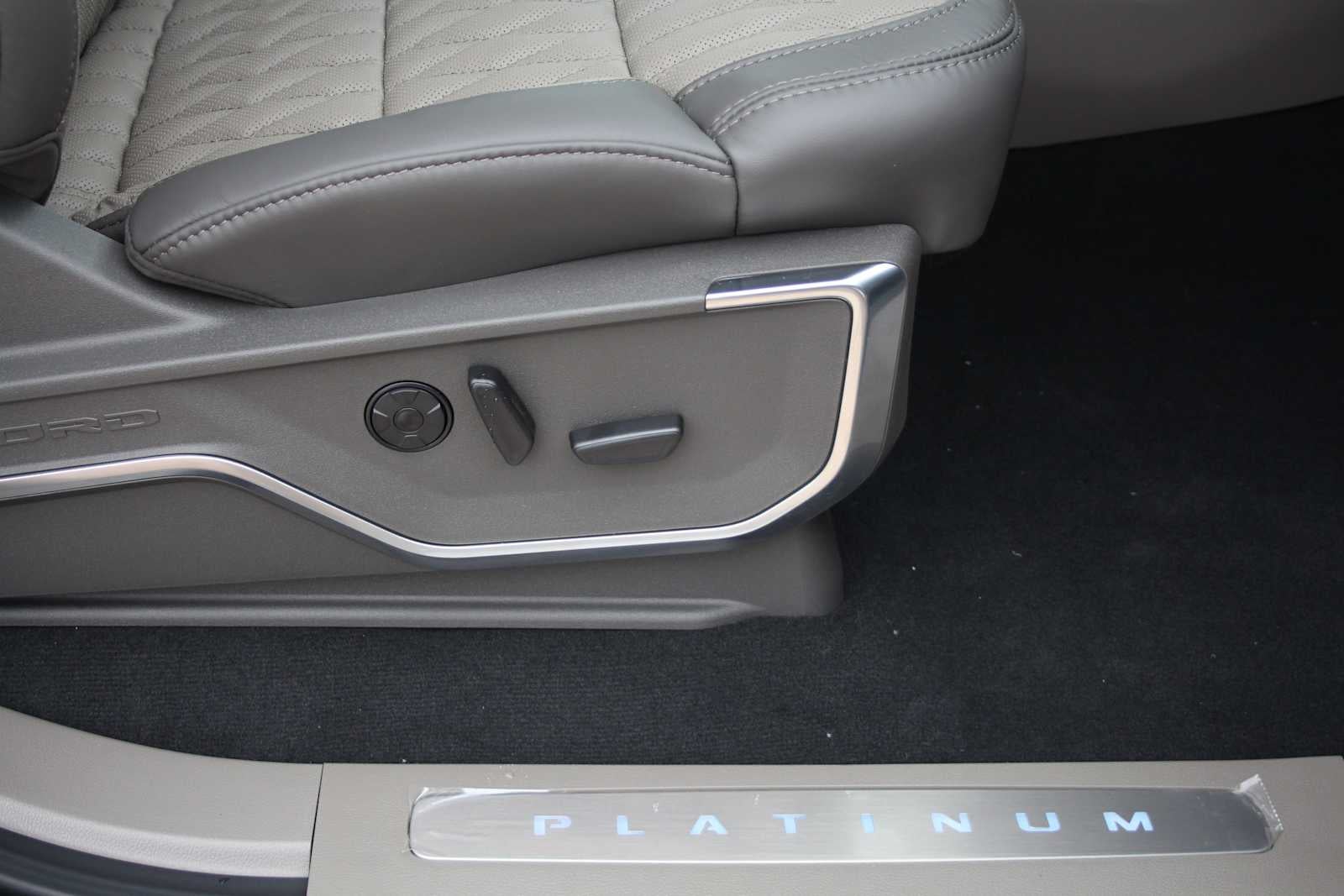 2026 Ford Super Duty F-350 SRW Platinum