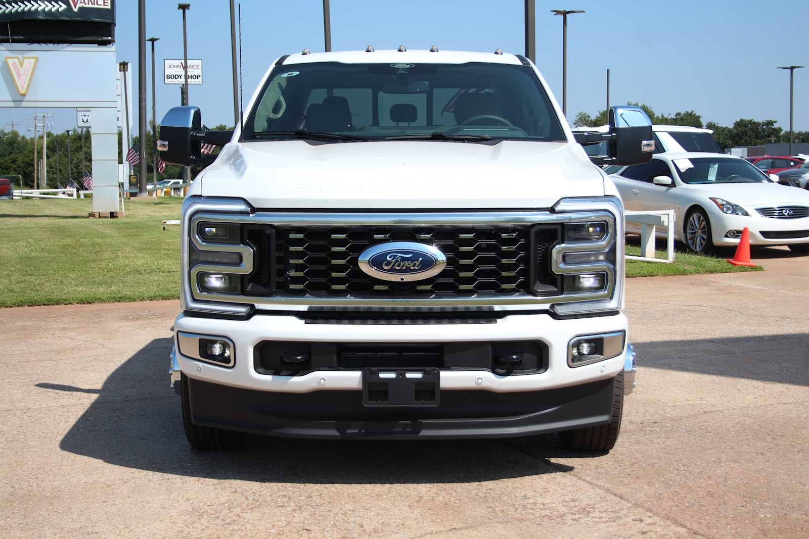 2026 Ford Super Duty F-350 DRW Pickup Platinum