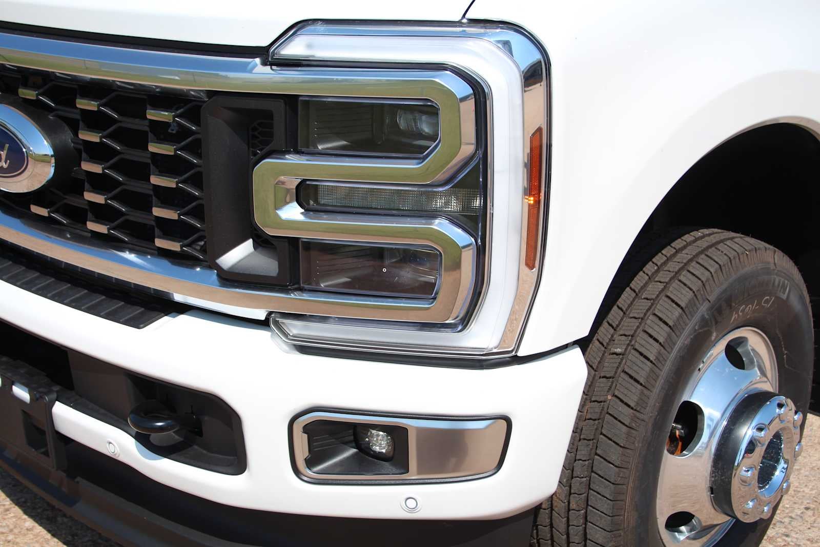 2026 Ford Super Duty F-350 DRW Pickup Platinum