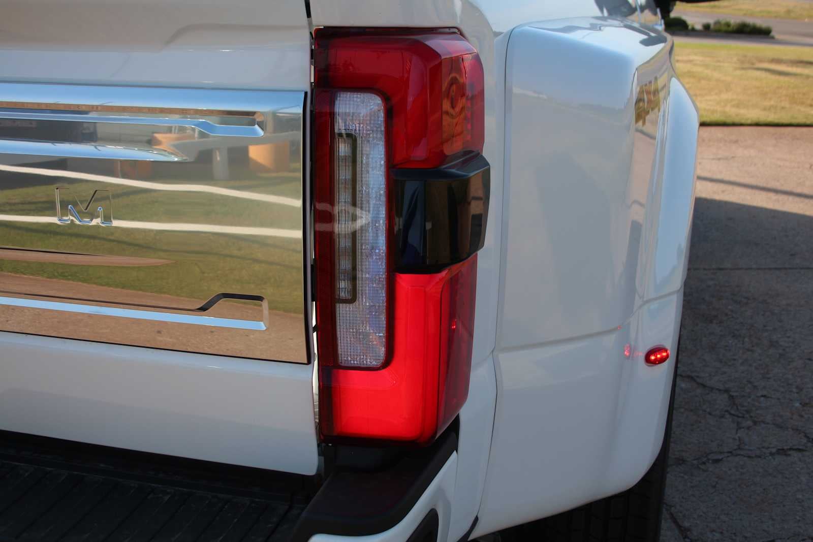 2026 Ford Super Duty F-350 DRW Pickup Platinum