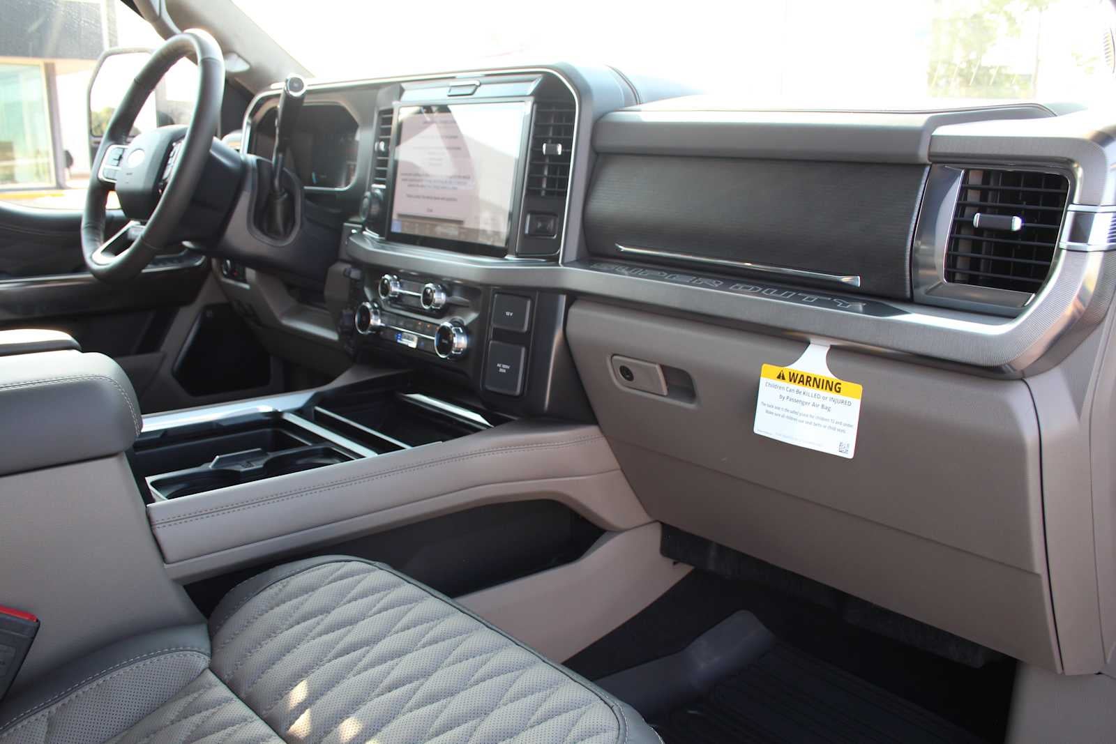 2026 Ford Super Duty F-350 DRW Pickup Platinum