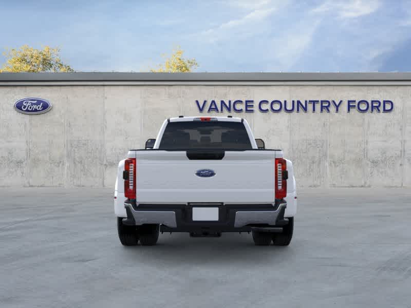 2026 Ford Super Duty F-350 DRW Pickup XLT