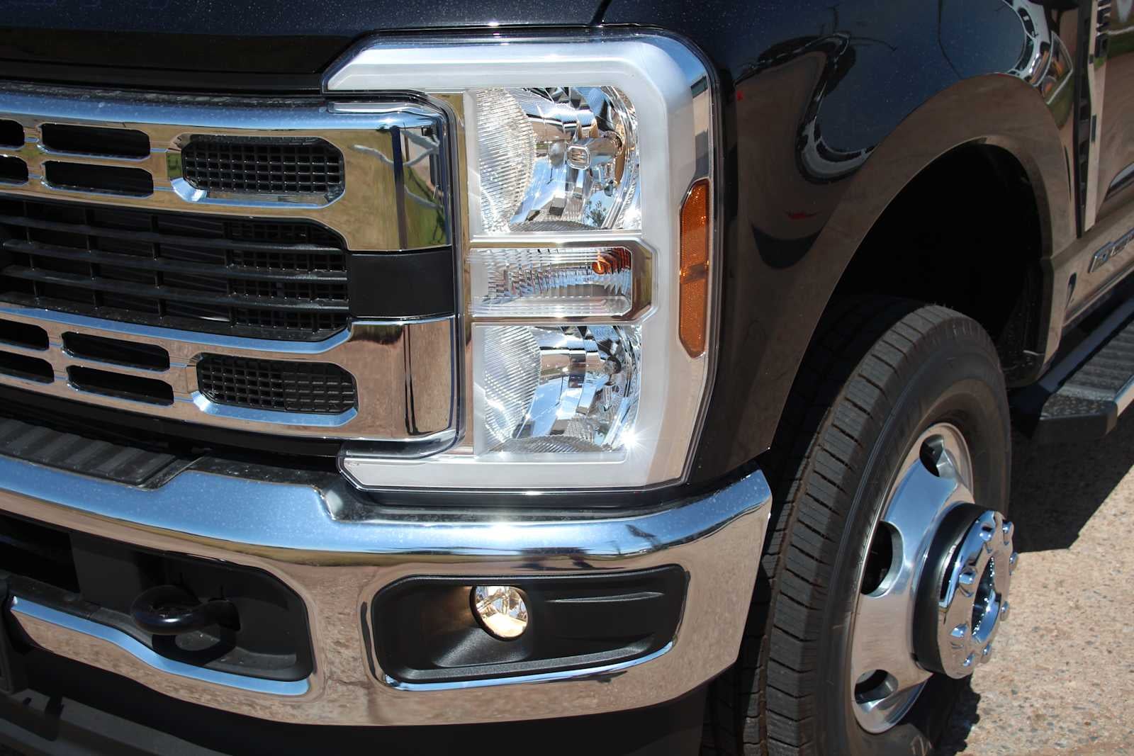 2026 Ford Super Duty F-350 DRW Pickup XLT