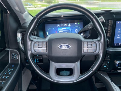 2023 Ford Super Duty F-350 DRW Pickup LARIAT