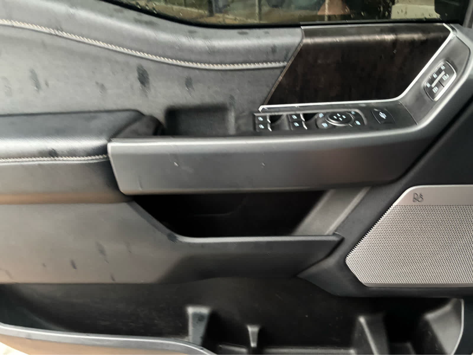 2023 Ford Super Duty F-350 DRW Pickup LARIAT