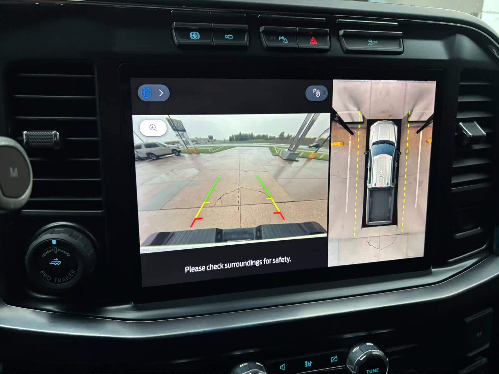 2023 Ford Super Duty F-350 DRW Pickup LARIAT