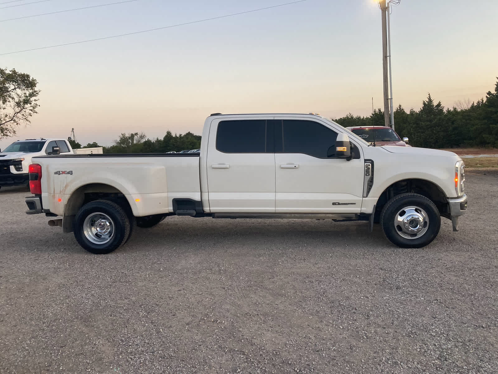 2023 Ford Super Duty F-350 DRW Pickup LARIAT